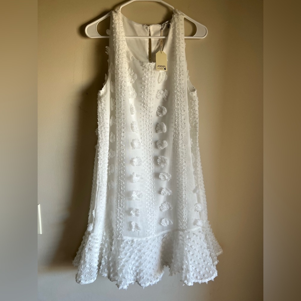 White Ivory Pom Dress Size M Jodiful Brand NWT